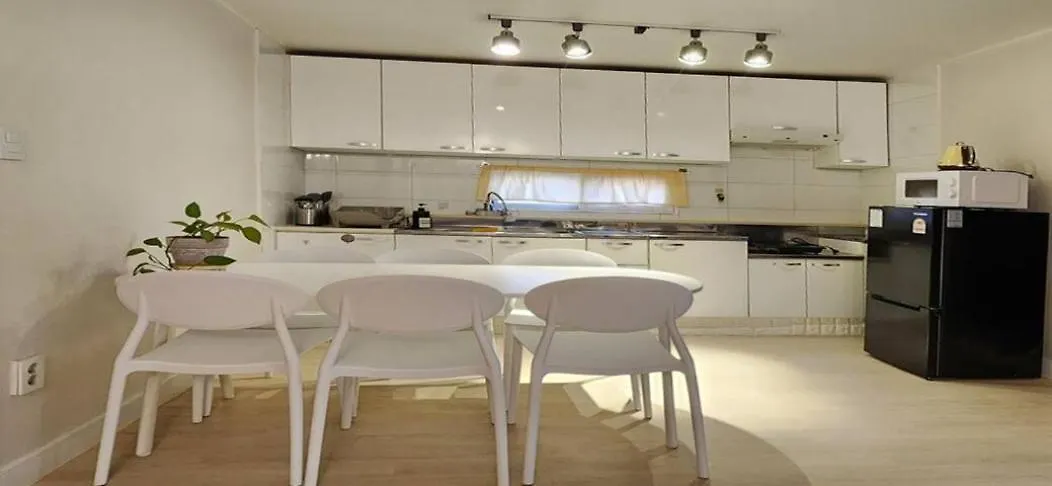 Ferienwohnung B-5 Hongdae Art House Seoul
